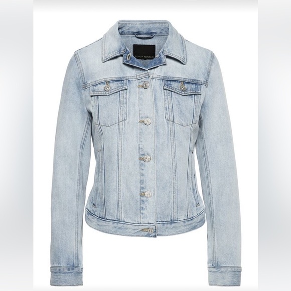 Banana Republic Factory Jackets & Blazers - Banana Republic Classic Blue Denim Trucker Jacket XS